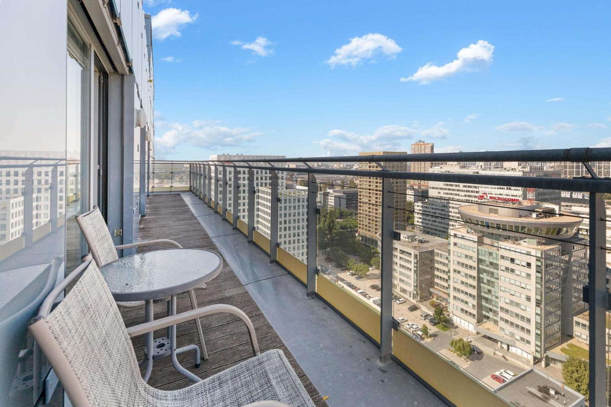 Sky Apartman In Bratislava - With 2 Parking Places Экстерьер фото
